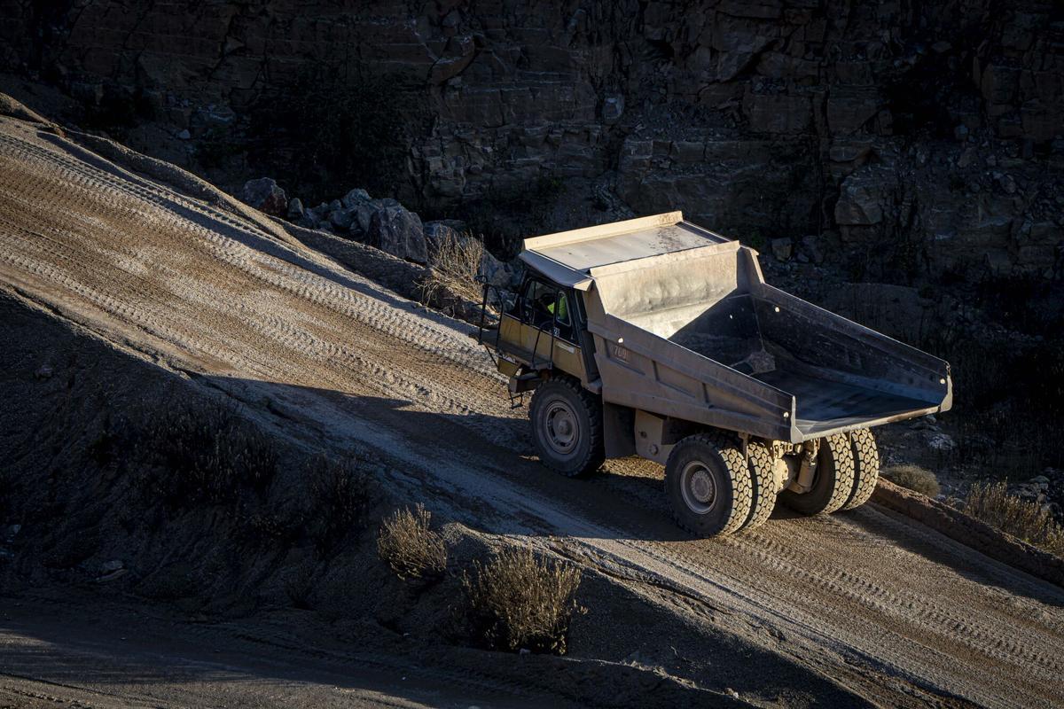 Un juzgado investiga vertidos ilegales en un depósito de escombros en Seva.