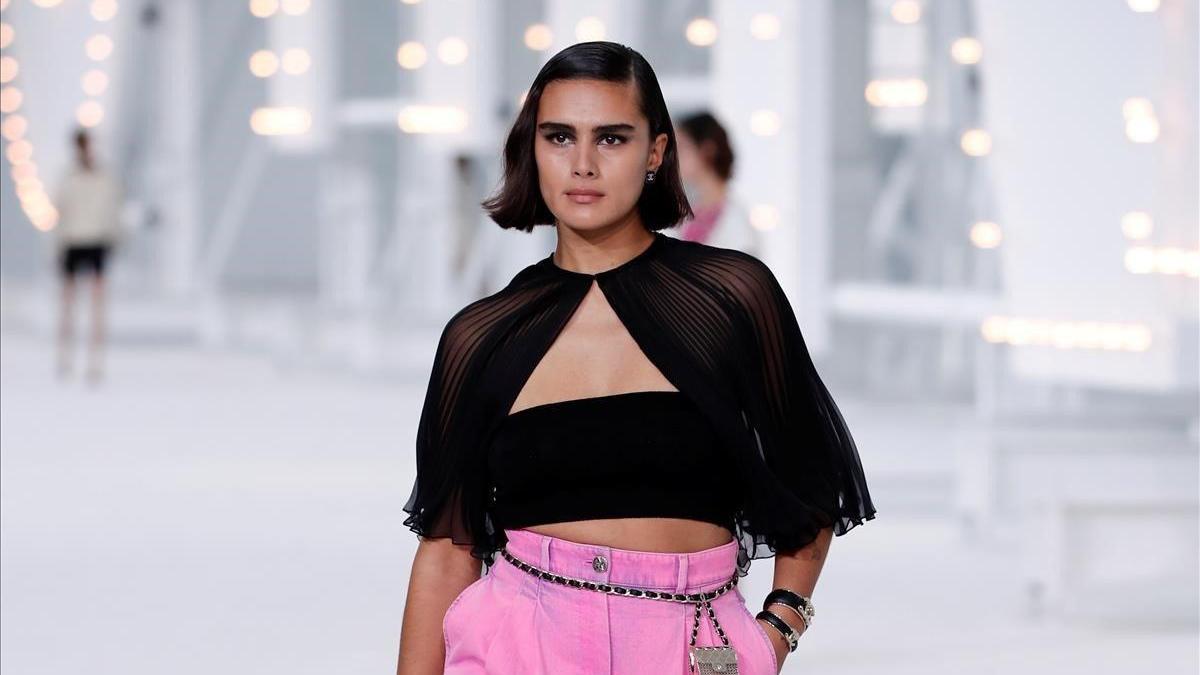 Chanel vuelve a los desfiles con mayúsculas