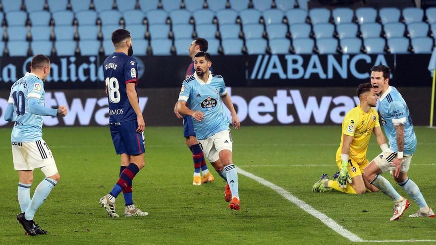 Aspas, Nolito y Mina celebran un gol del Celta en Balaídos