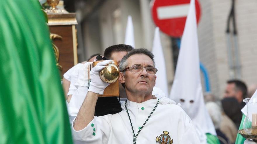 Dos kilómetros de procesión desde el MARQ hasta el centro de Alicante