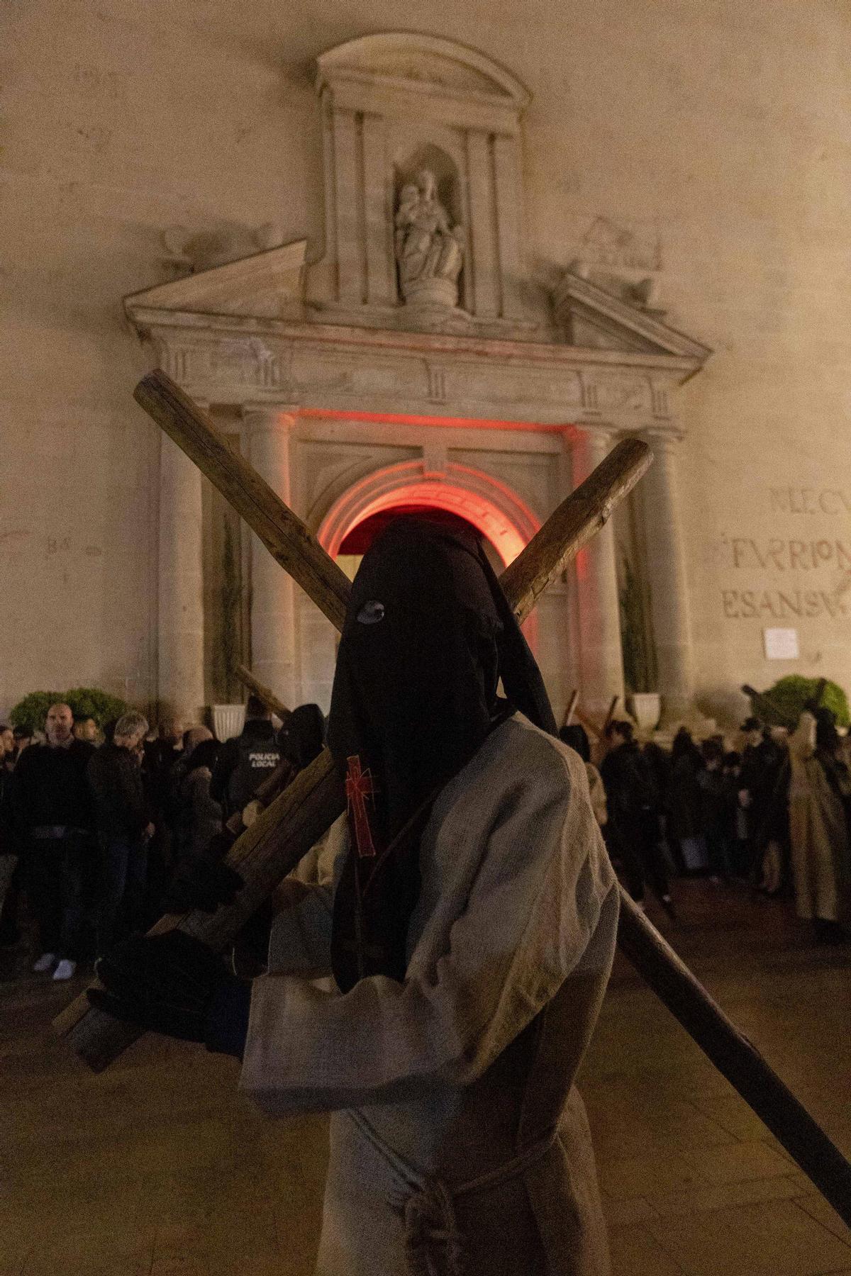 Semana Santa en Alicante 2026: Procesión de la Hermandad Penitencial del Perdón en el Jueves Santo