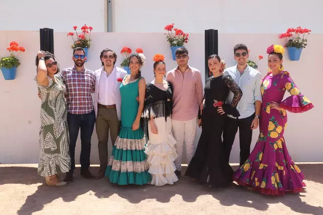Amigos en El Arenal el sábado de Feria