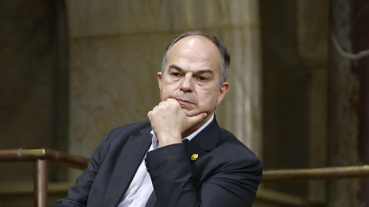Macías y su sainete de picapleitos con la amnistía de Turull en el Constitucional