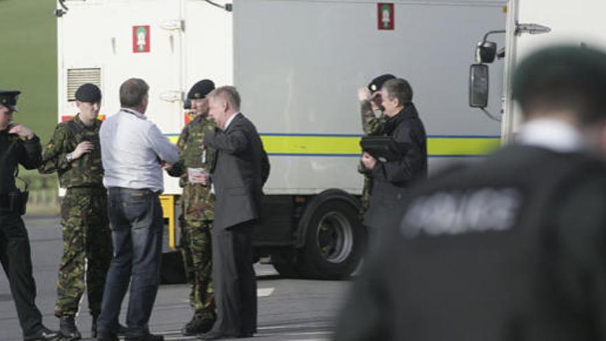 Muere un policía en un atentado en Irlanda del Norte