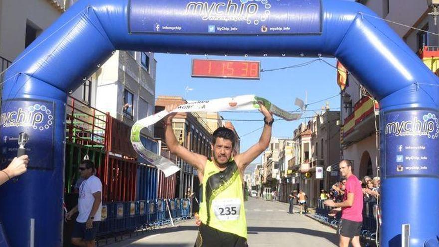 Carlos Fox y Sheila Simao se imponen en la II Media Maratón de Moncofa