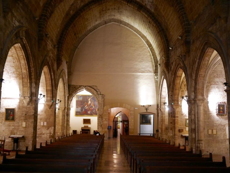 Nave vista desde el fondo