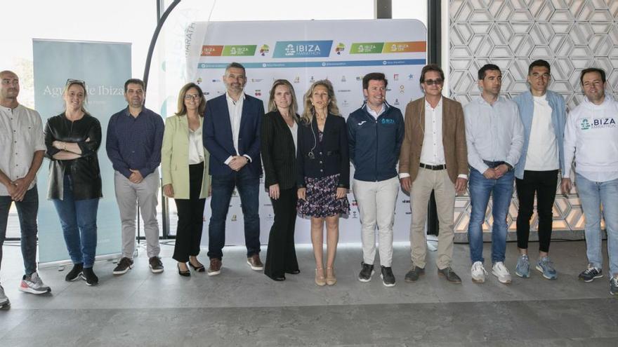 El olímpico Dani Mateo bendice el Santa Eulària Ibiza Marathon, «la prueba del año»