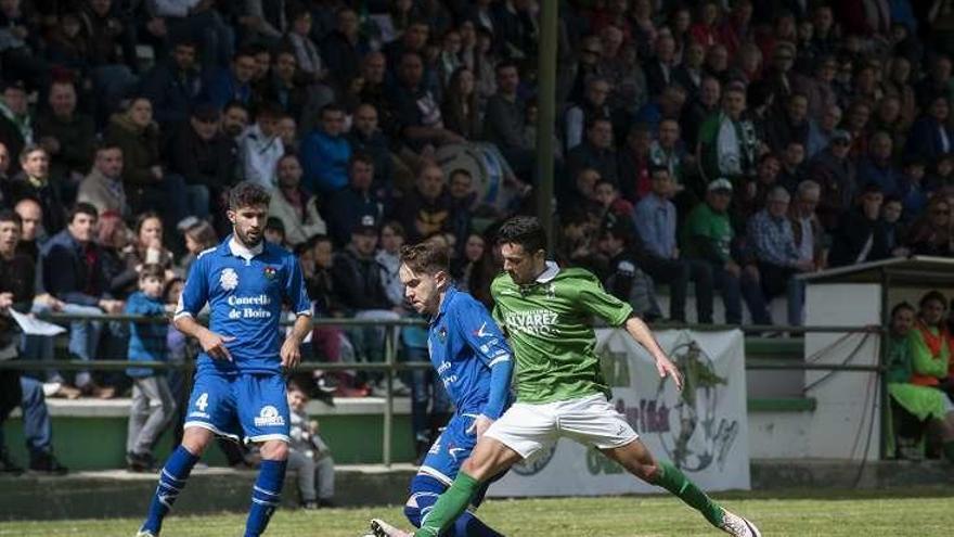 Un lance del partido de ayer en Espiñedo. // Brais Lorenzo