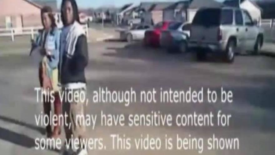 La policía de Oklahoma publica un vídeo abatiendo a un joven negro