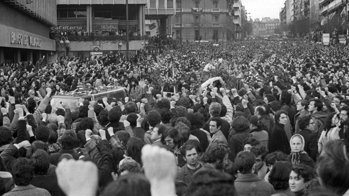 El multitudinario cortejo fúnebre por los asesinados en Atocha