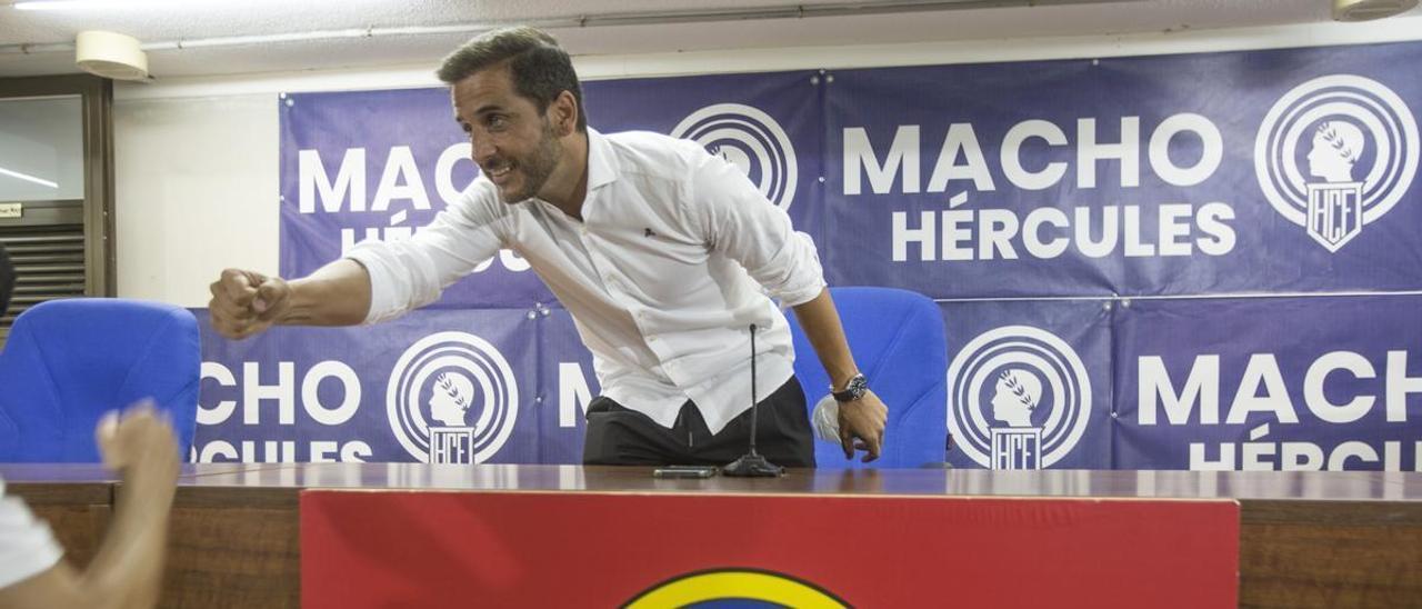 Sergio Mora en su presentación como nuevo entrenador del Hércules CF.