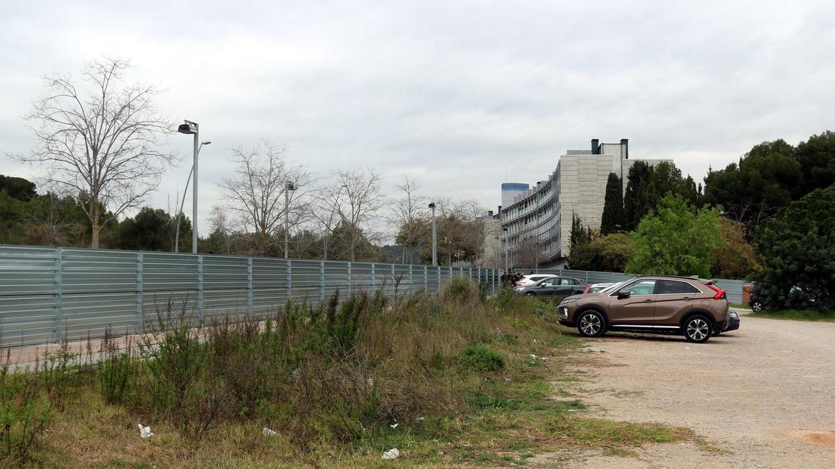 El solar donde el IMPSOL ha comenzado a construir 136 viviendas protegidas en Gavà el 4 de marzo de 2020.