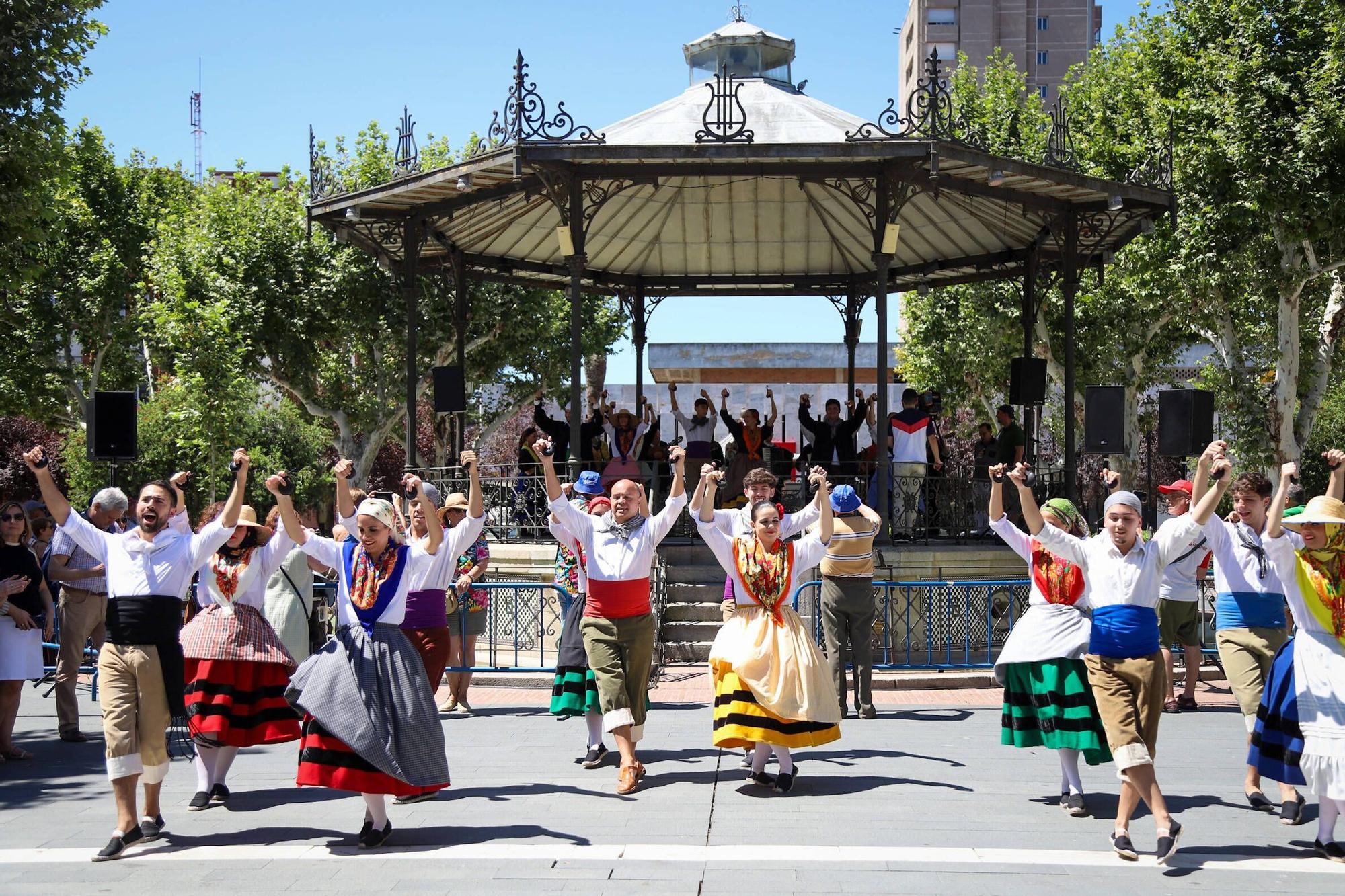 Festival Folklórico de Badajoz: así ha sido el taller de danza en San Francisco