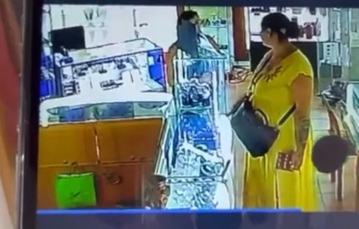 Robo en la Joyería Pomar de la Marina.