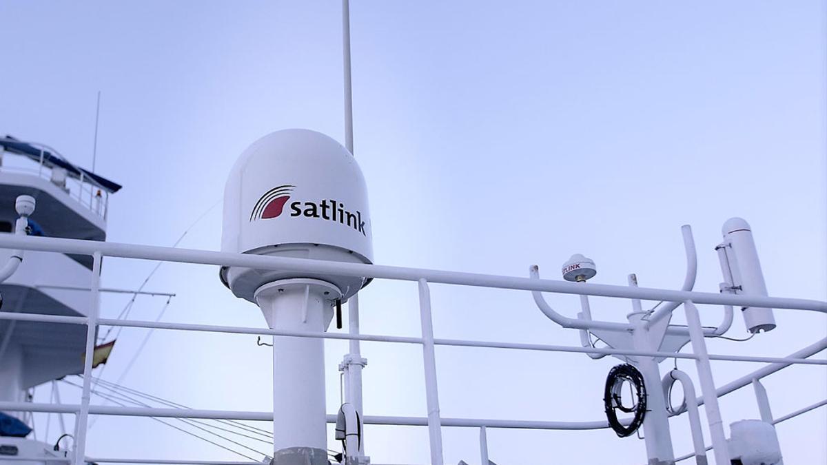 Satlink está especializada en telecomunicaciones vía satélite.