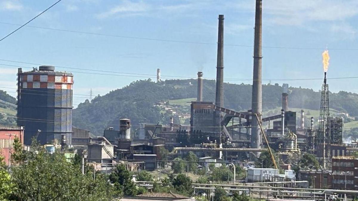 Instalaciones de ArcelorMittal en Veriña, una de las grandes compañías electrointensivas en Asturias