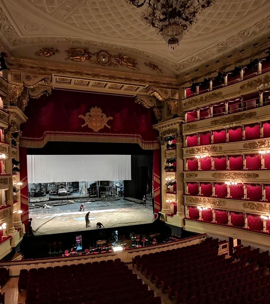 La Scala de Milán se pone dura con el código de vestimenta: ni chanclas ni bermudas ni tirantes