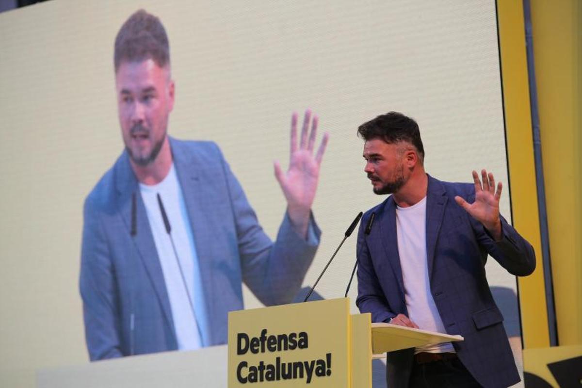 Gabriel Rufián  en el mitin central de campaña de ERC