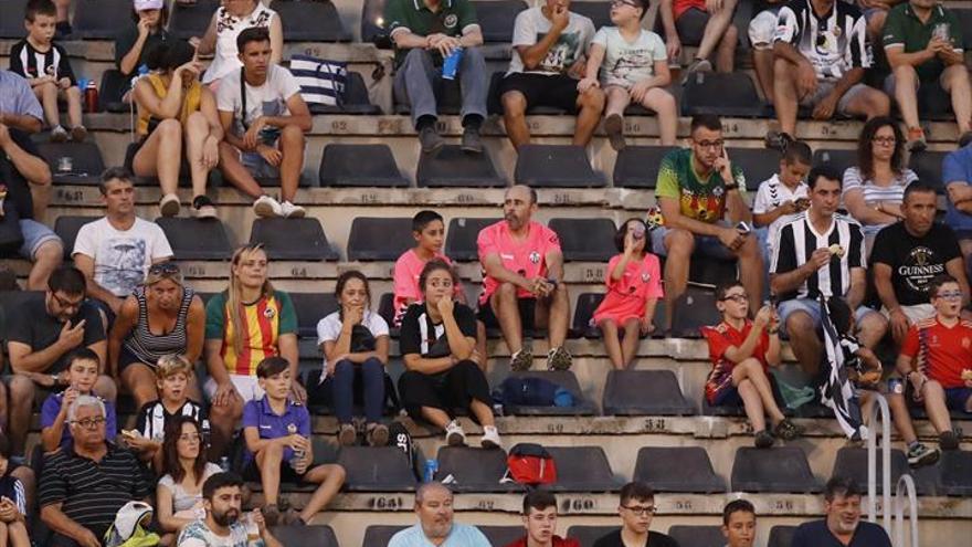 Centenares de camisetas rosas contra el Atlético B