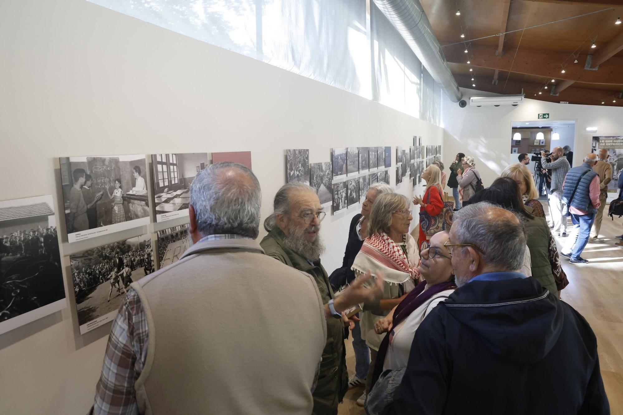 Así fue la inauguración de “Lo que queda de entonces”, una memoria fotográfica a la Asturias franquista