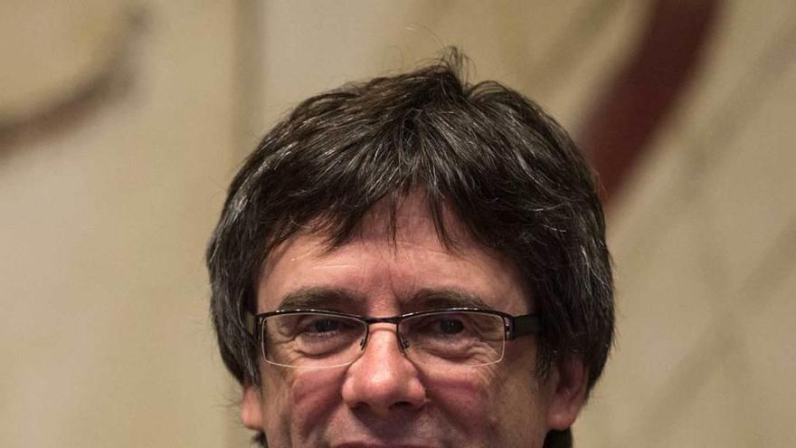 Puigdemont, ayer, en la primera reunión del Govern en 2017.