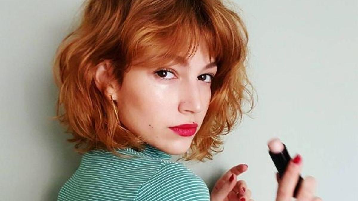 Úrsula Corberó estrena pelo pelirrojo