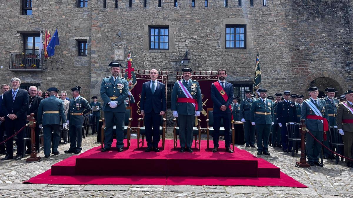 Un momento del acto celebrado esta mañana de domingo en Aínsa.