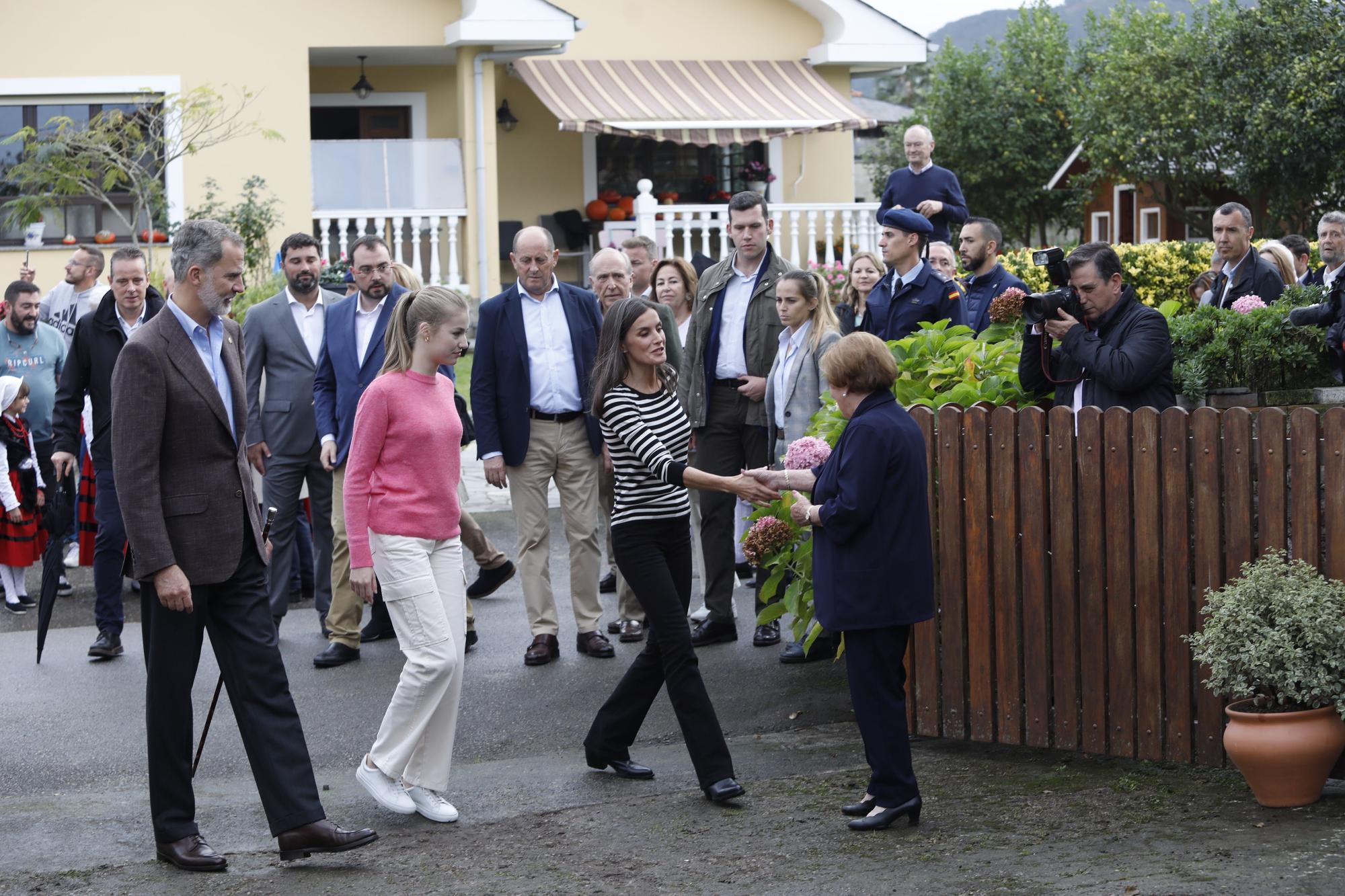 EN IMÁGENES: La Familia Real visita Cadavedo para hacer entrega del premio al Pueblo Ejemplar