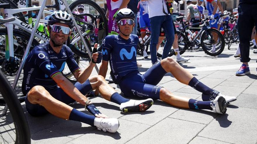 Sergio Samitier, junto a Valverde, en este Giro de Italia.