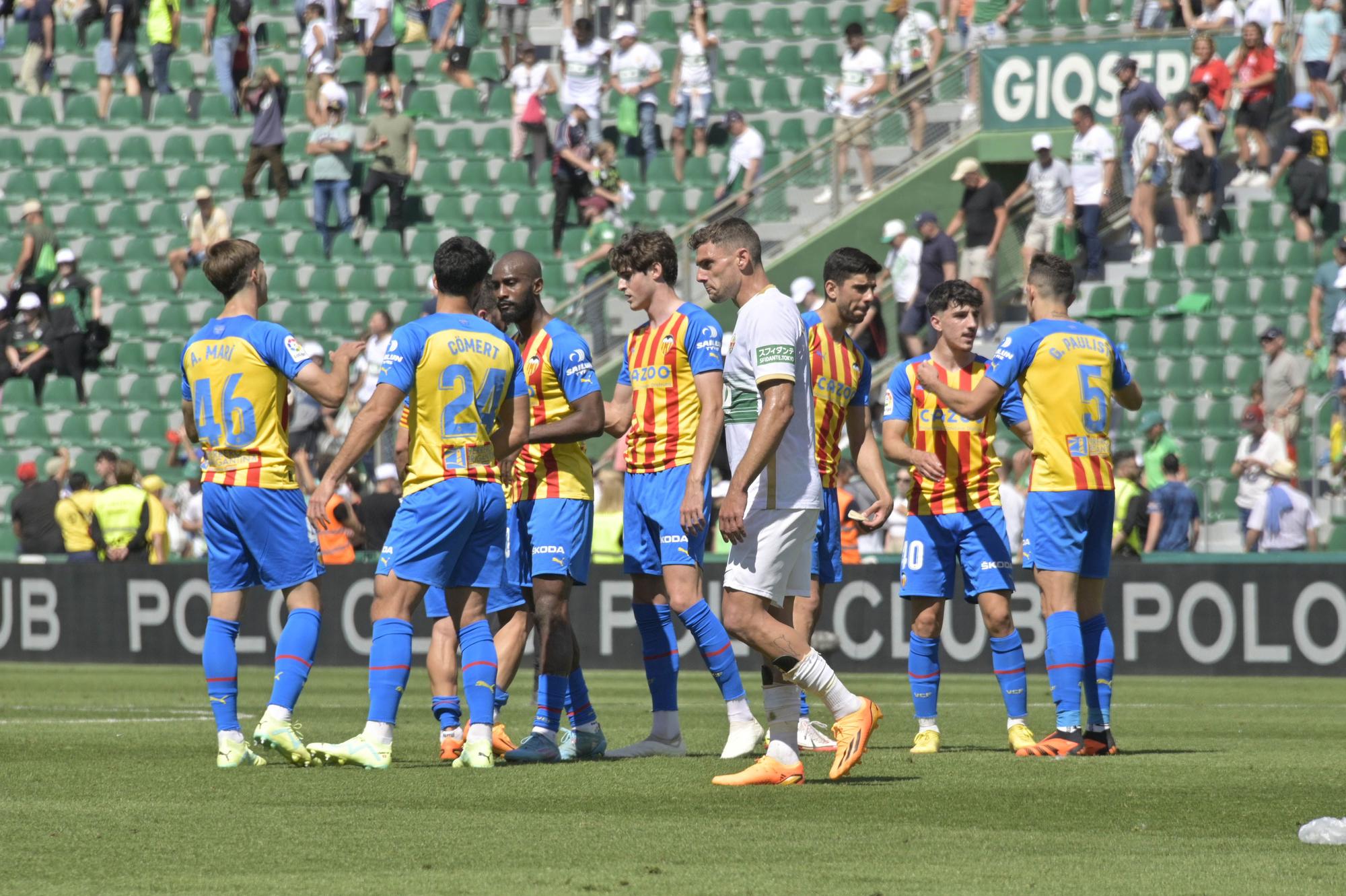 El Elche pone la alfombra al Valencia (0-2)