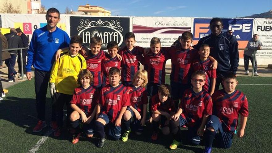 CAMPEONES La gran familia del CF Alcalà crece y se apunta un buen número de éxitos