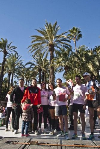 Más de 6.500 corredores participan en la IX edición de la carrera contra el cáncer de mama organizada por AMACMEC