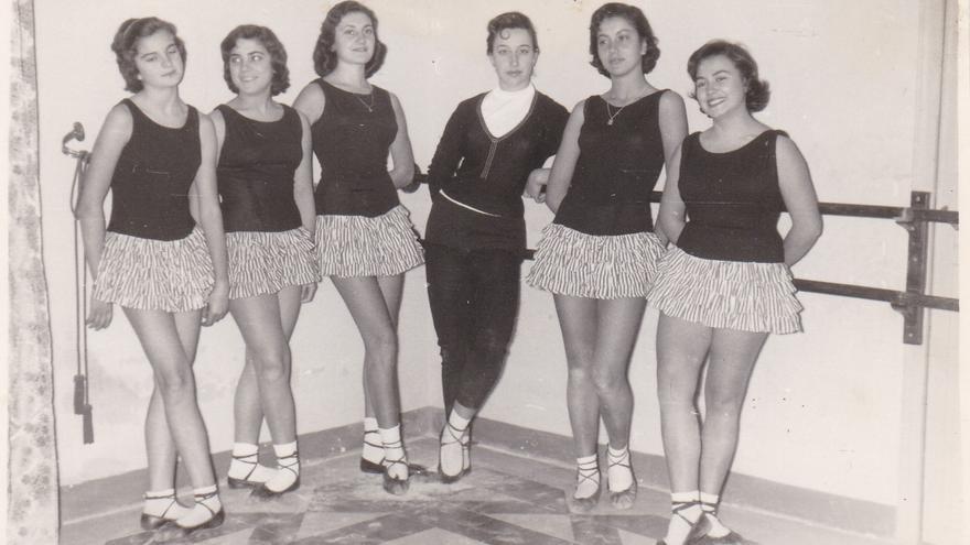 Tributo a la profesora María Victoria Torrecillas, pionera de la danza en la Región