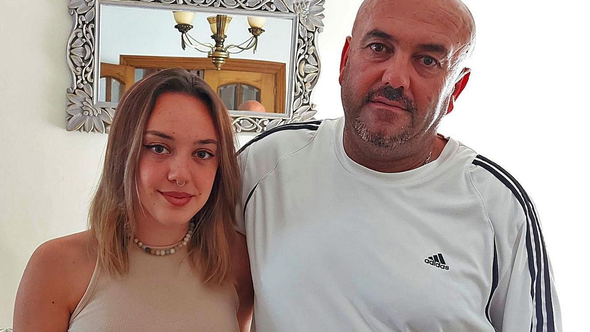 Donantes de sangre. Claudia Quirós, de 20 años, y su padre José Luis, de 49 años.