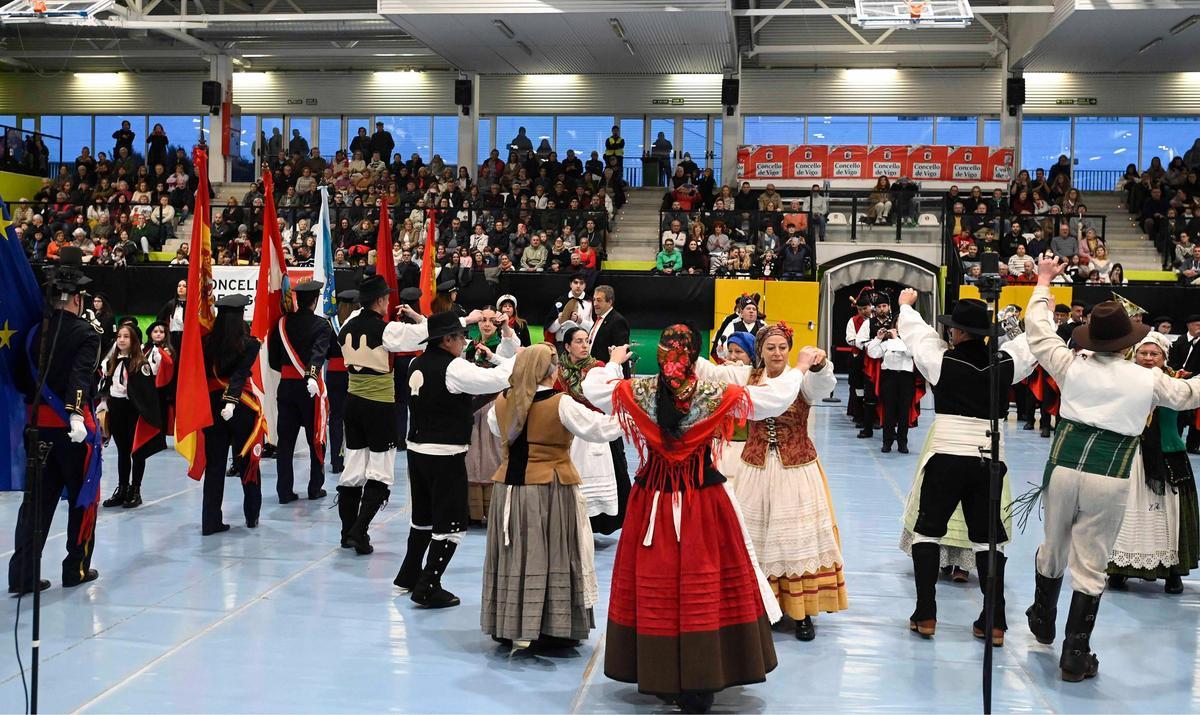Navia acoge por primera vez el Certamen de Rondallas de Vigo