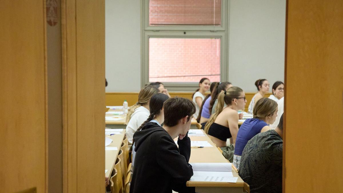 Alumnos en un aula.