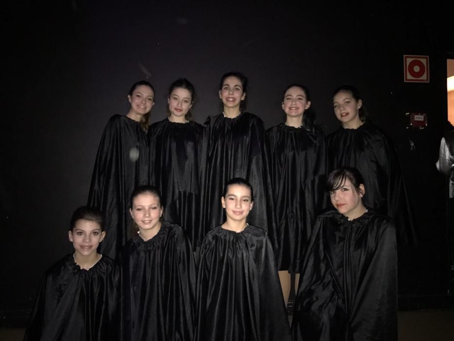 Bailarines de la escuela de Danza Lía triunfan en un concurso en Bilbao