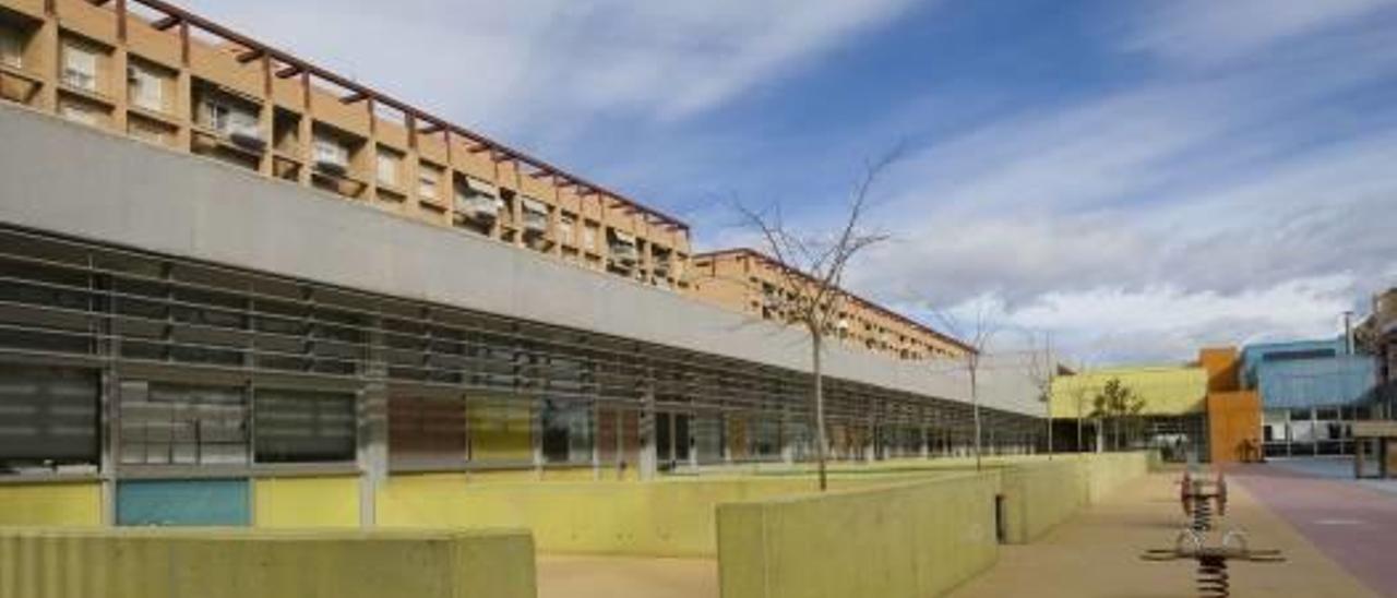 Educación reclama a un colegio del Port de Sagunt que evite agravios a niños por  impagos de material