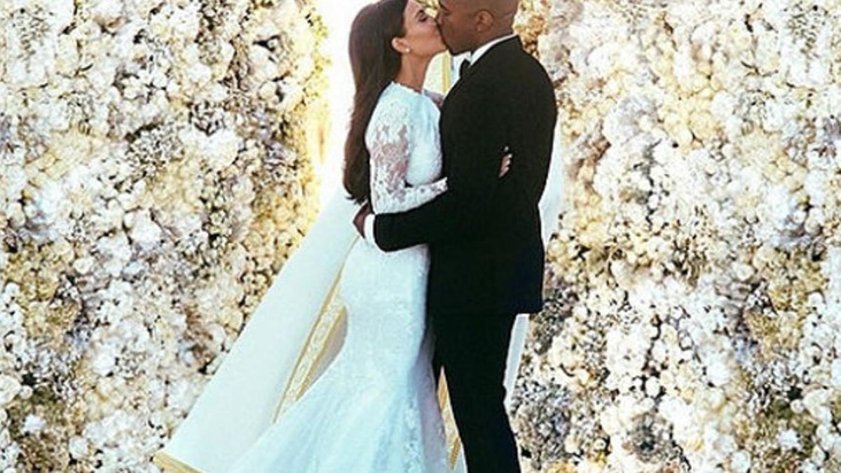 El beso de Kim Kardashian y Kanye West.