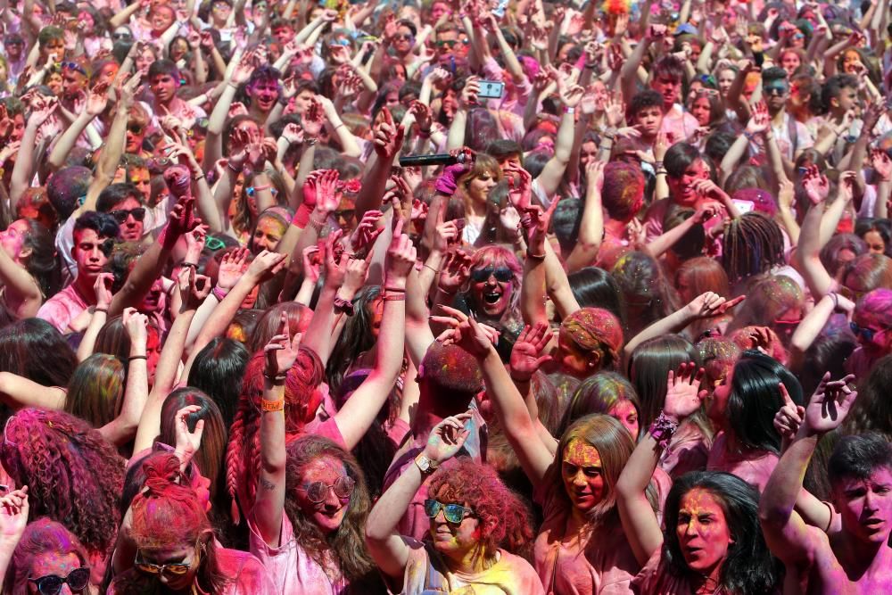 La Holi Life tiñe Vigo con toneladas de color