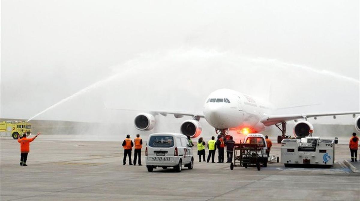 Baptisme d’aigua de l’avió d’Iberia a l’aeroport de Montevideo.