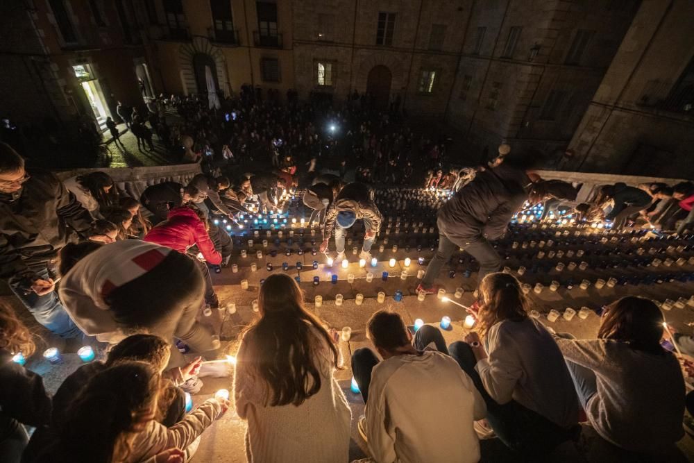 Encesa solidària de llantions a les escales de la Catedral de Girona