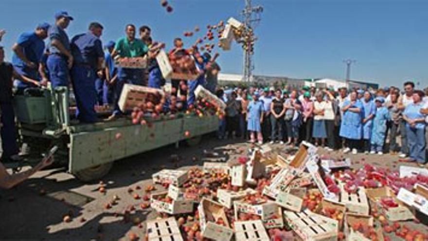 La semana de huelga en el transporte deja 1.700 parados más en Extremadura