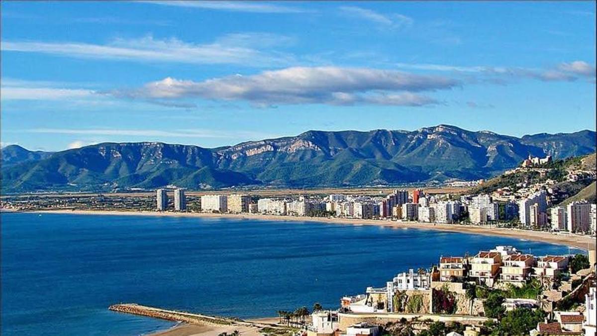 Una perspectiva de la bahía de Cullera en una imagen de archivo.