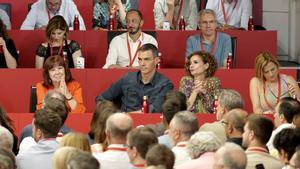 Sánchez insisteix a "salvar el vaixell" però perd un altre peó
