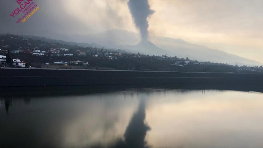 La lava afecta a 975 hectáreas en La Palma