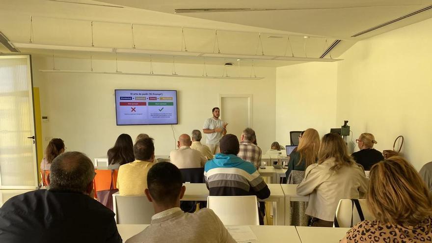 22 asistentes en el taller de gestión de Redes Sociales con IA en La_Nucia