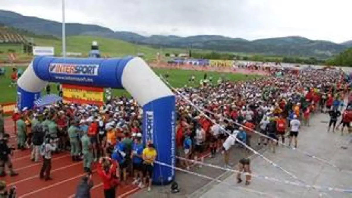 La carrera de los 101 kilómetros de La Legión alcanza este año la cifra récord de 9.000 participantes