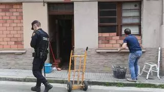 Los ocupas de la calle Washington intentan entrar en otro edificio tras ser expulsados por los vecinos