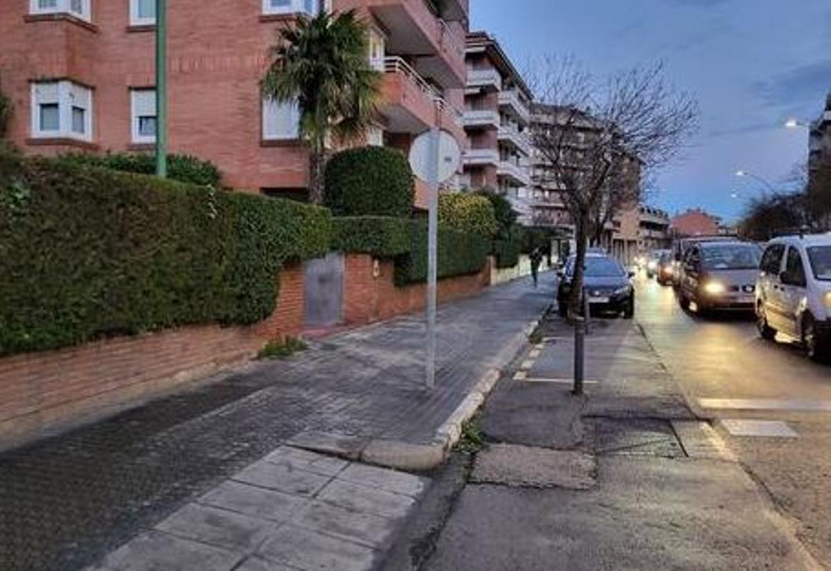 Aquest és el darrer tram de vorera de les Bases que falta ampliar